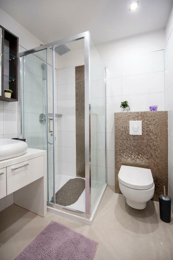 Studio Apartment Magic ロヴィニ エクステリア 写真