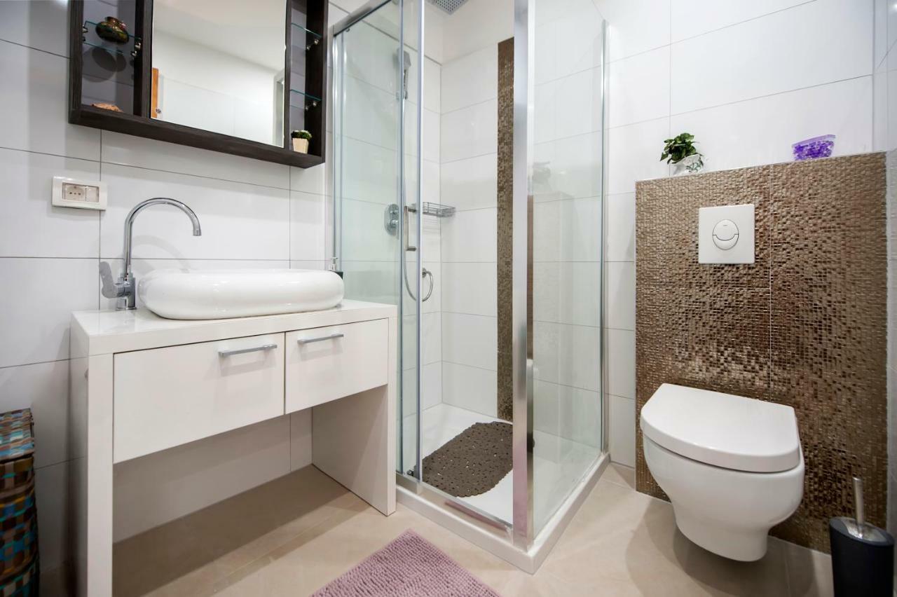 Studio Apartment Magic ロヴィニ エクステリア 写真